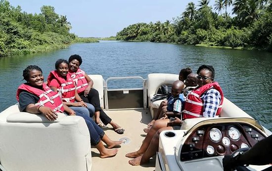 boat-cruise-at-akosombo
